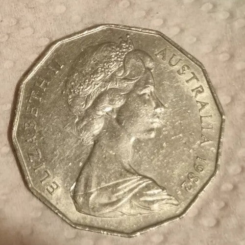 1982 Fifty Cent 50c Coin Brisbane Commonwealth Games 