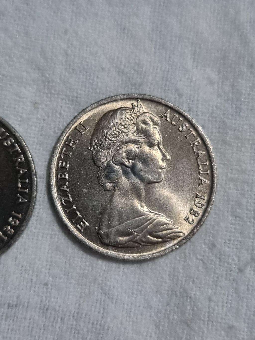 1 x 1981 & 1 x 1982 UNC 10 cent coins