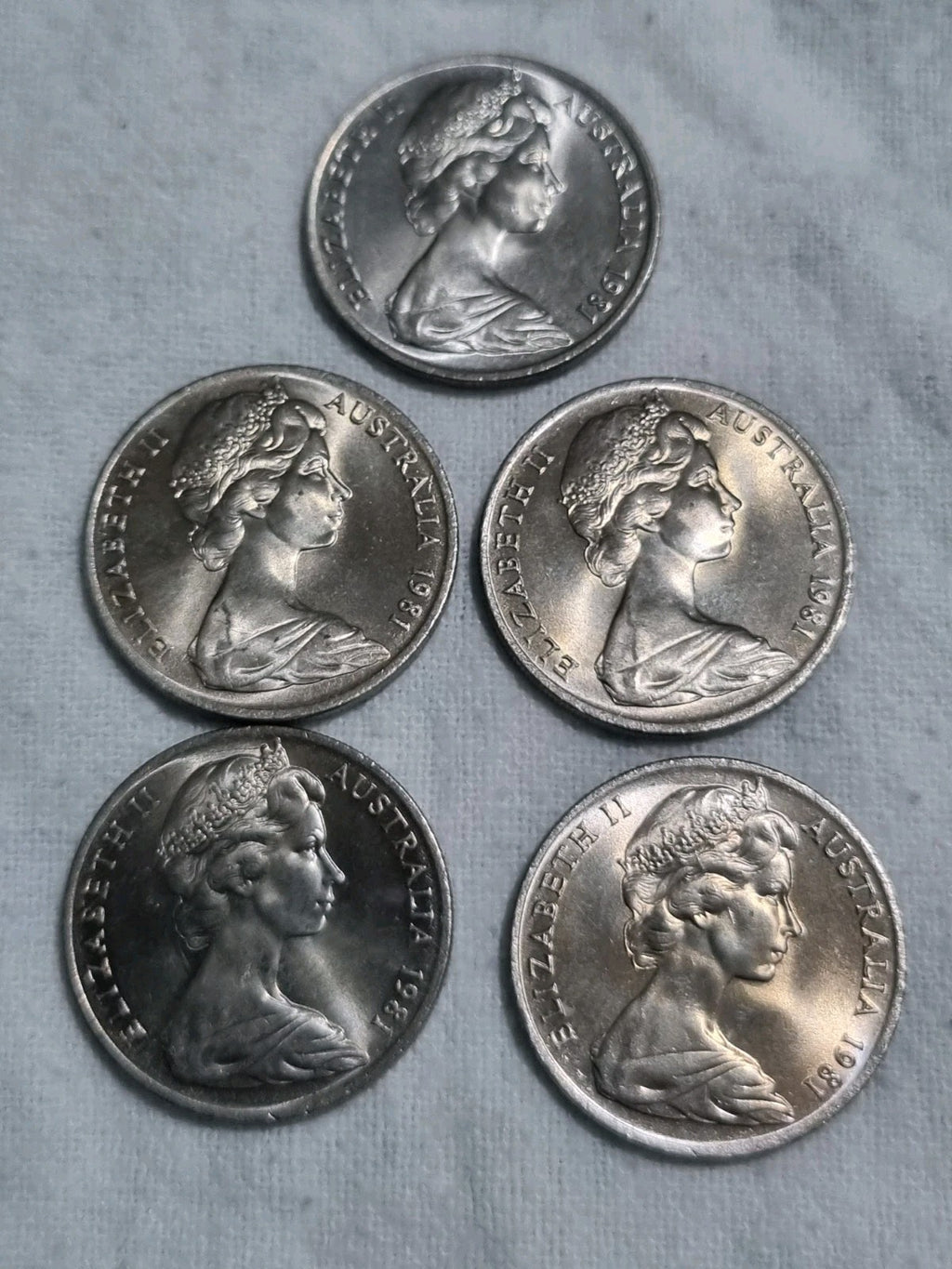 5 x 1981 UNC 10 cent coins