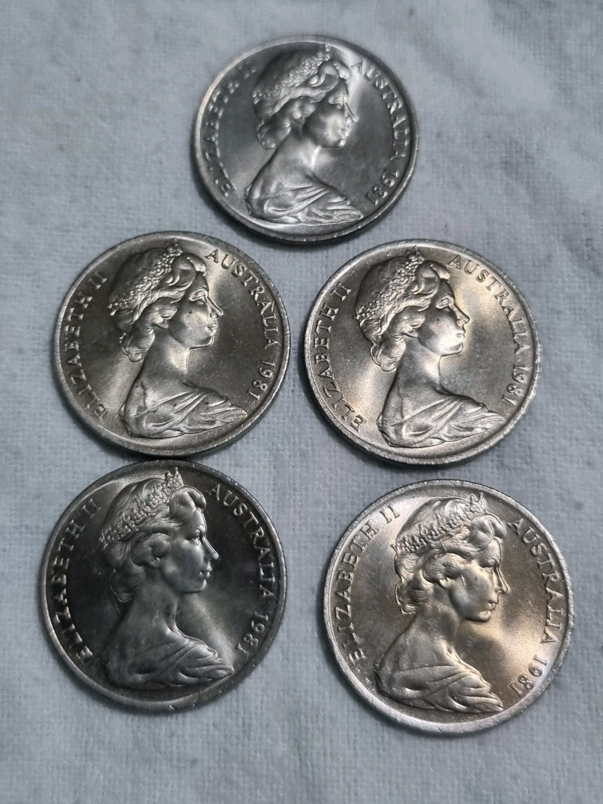 5 x 1981 UNC 10 cent coins