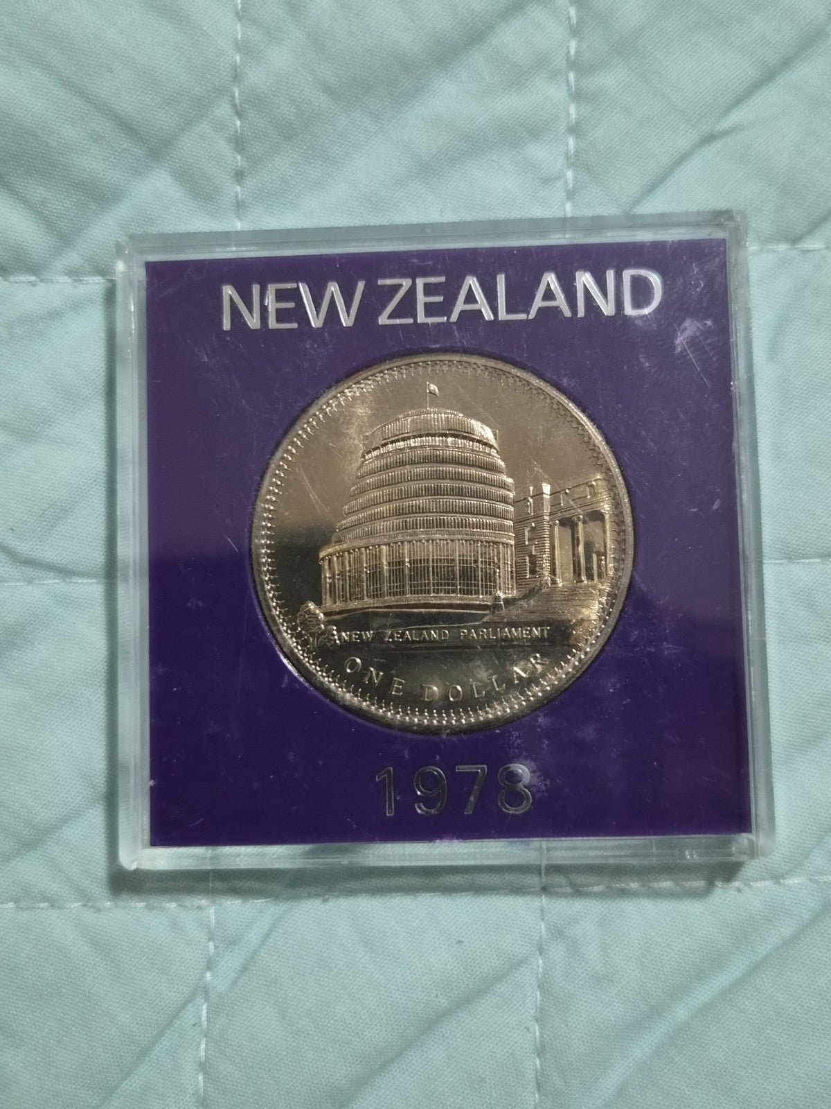 1978 New Zealand One Dollar $1 - Parliament Building