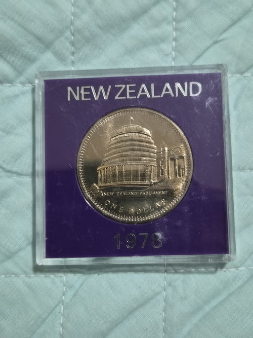 1978 New Zealand One Dollar $1 - Parliament Building