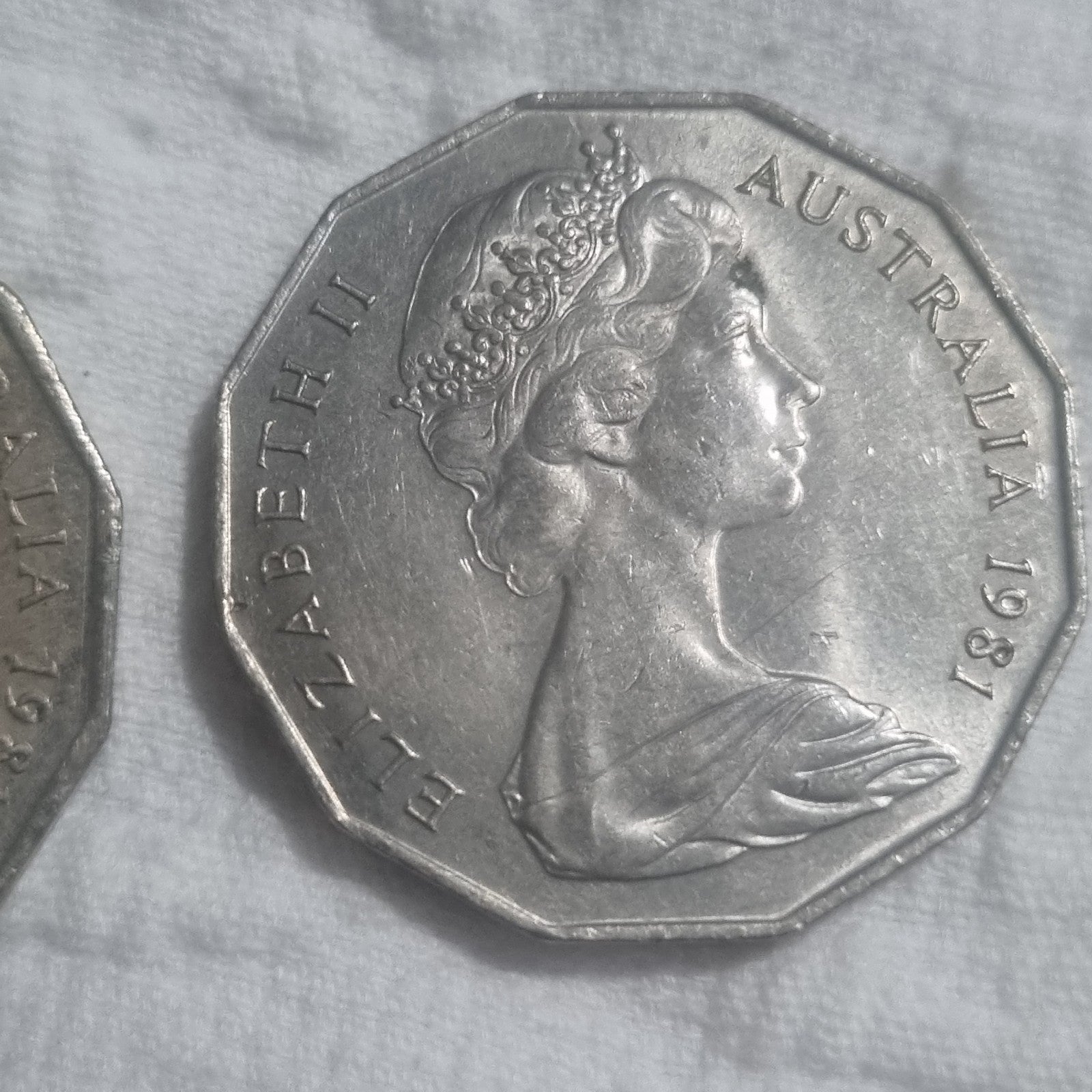 2 x 1981 Fifty Cent Coins - Princess Diana and Prince Charles & Coat Of Arms 50 