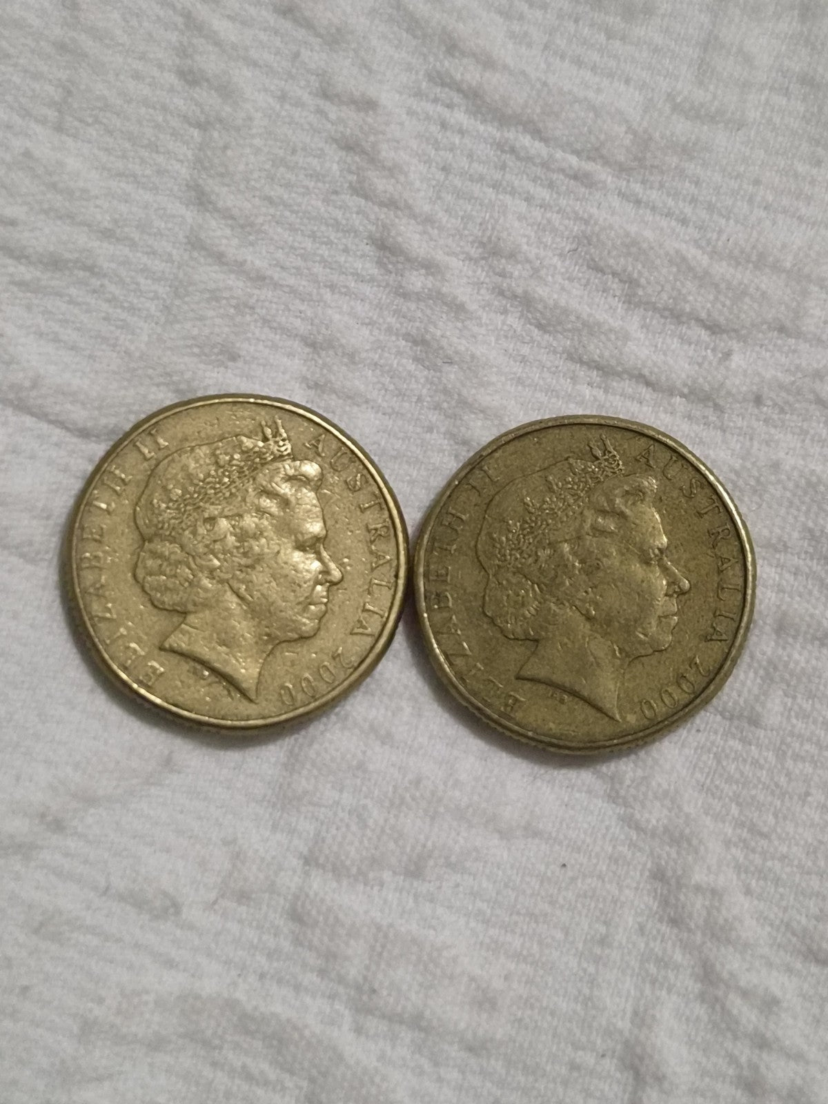 2 x 2000 1 One Dollar Coins - Mob of Roos - Circulated - LOW MINTAGE!
