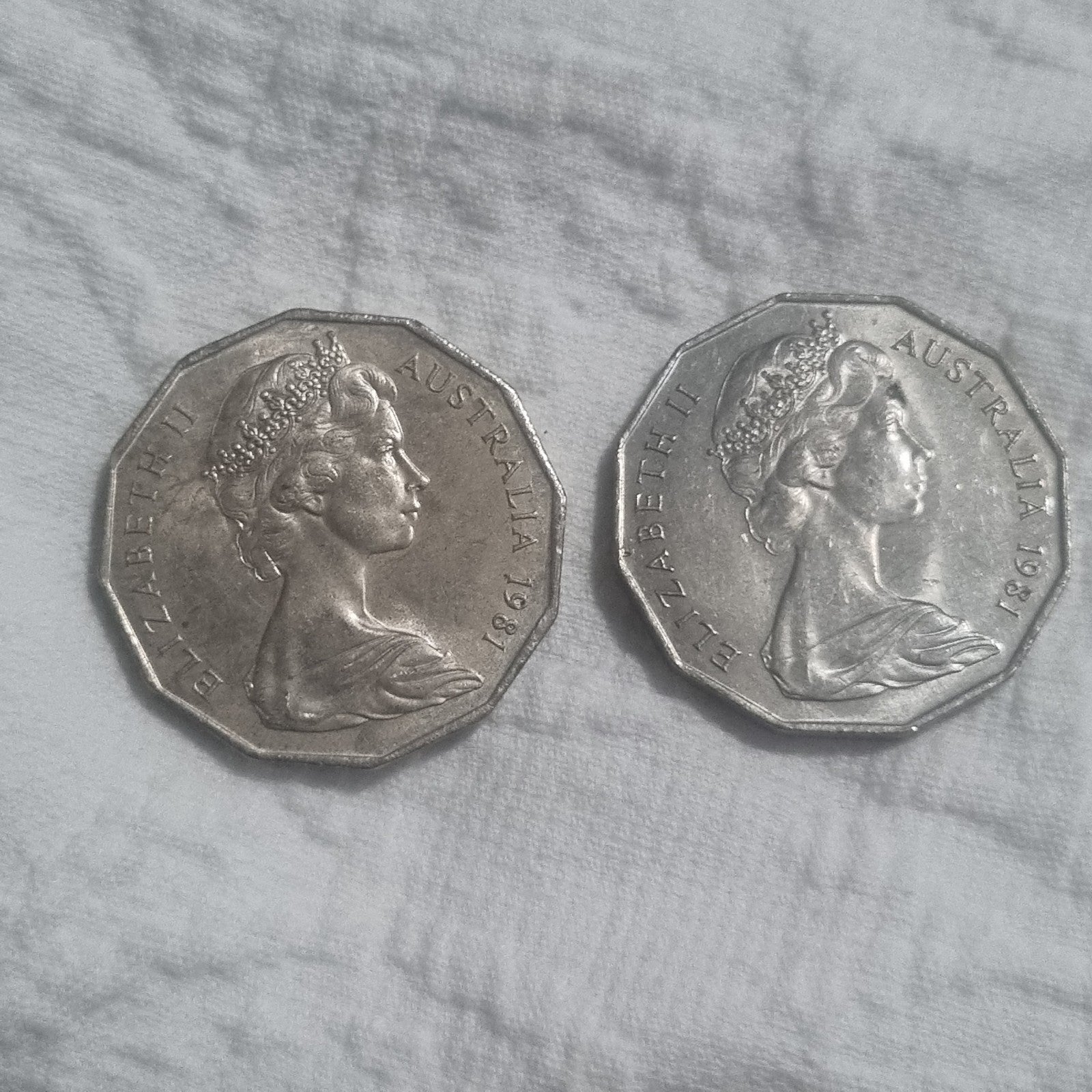 2 x 1981 Fifty Cent Coins - Princess Diana and Prince Charles & Coat Of Arms 50 
