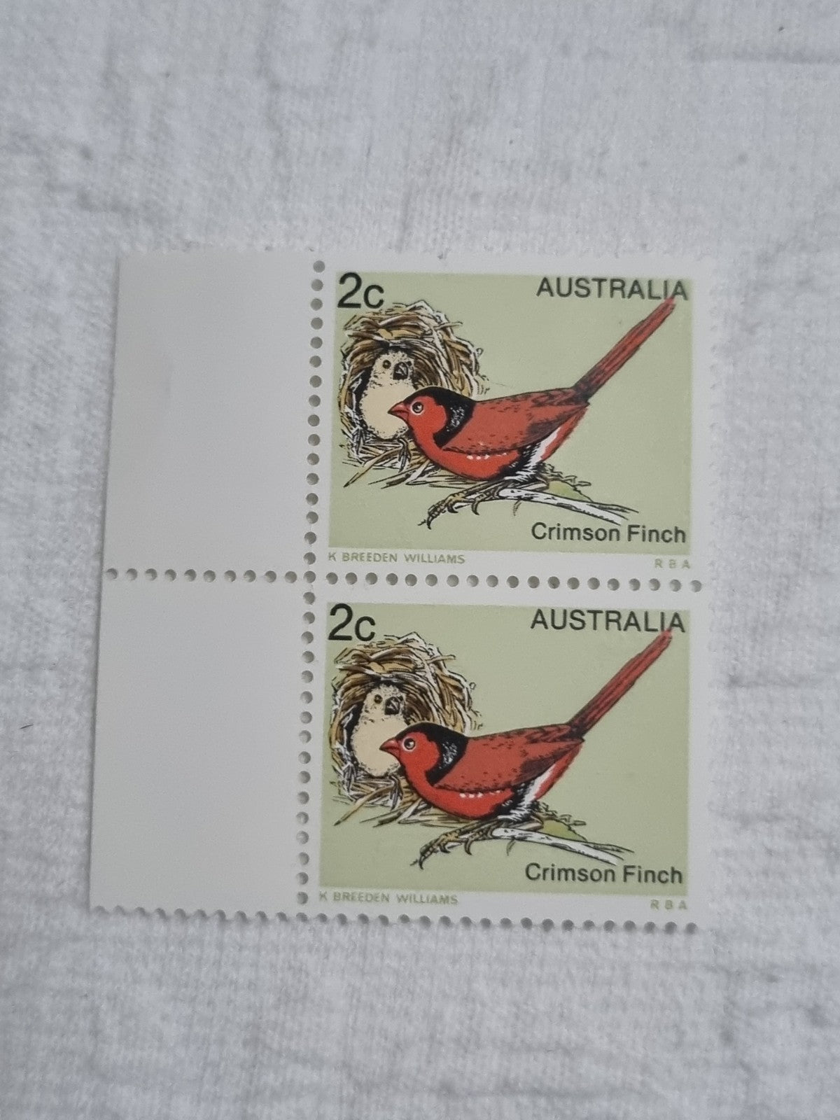  2 x 1979 Crimson Finch 2c Australian Bird Stamp, Mint MNH