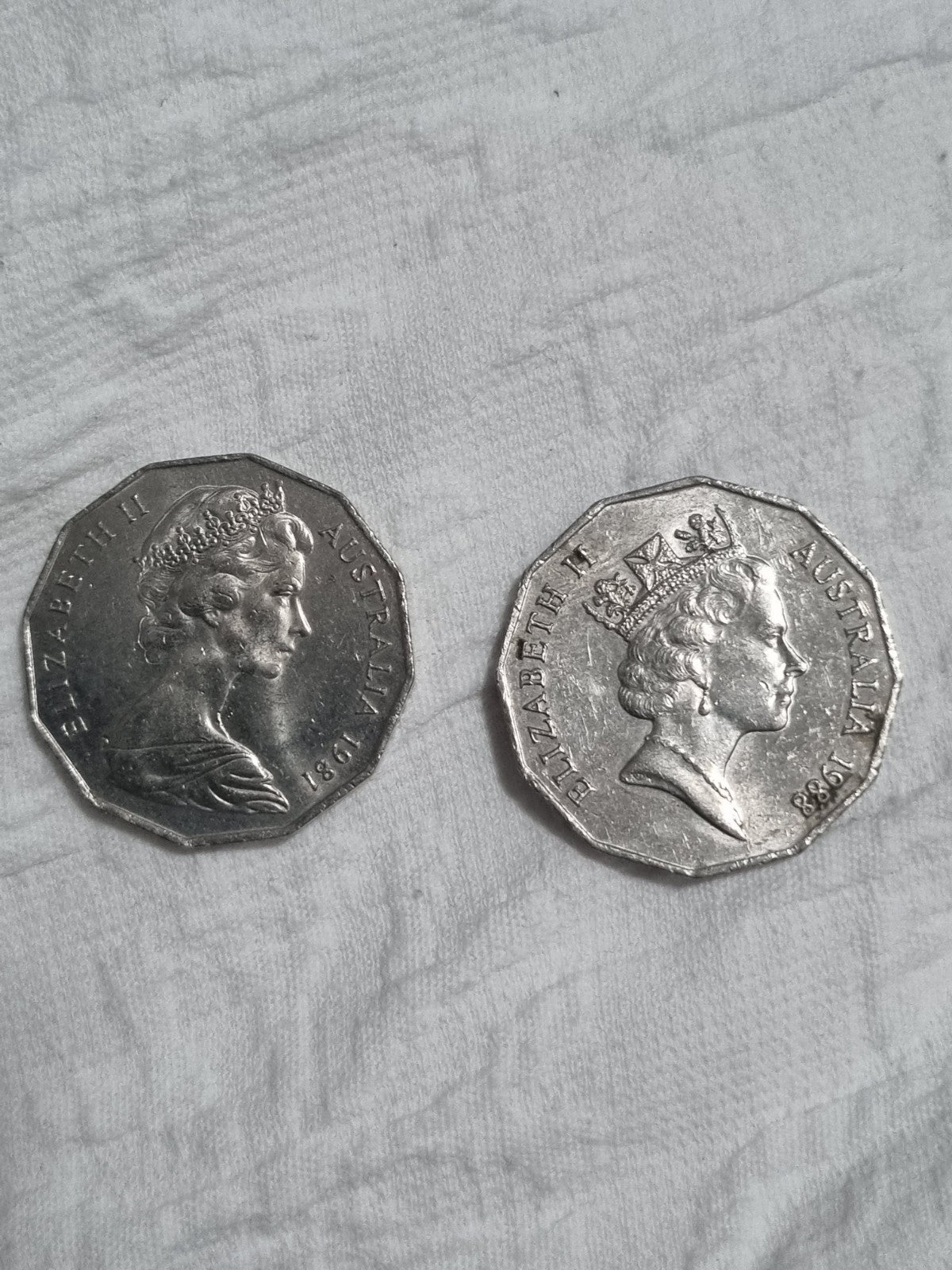 1 x 1988 50 Cent Bicentenary Coin + 1 x 1981 Prince Charles & Princes Diana 