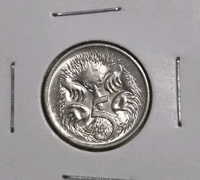 1982 5 Cent Coin - Five Cents In a 2x2 