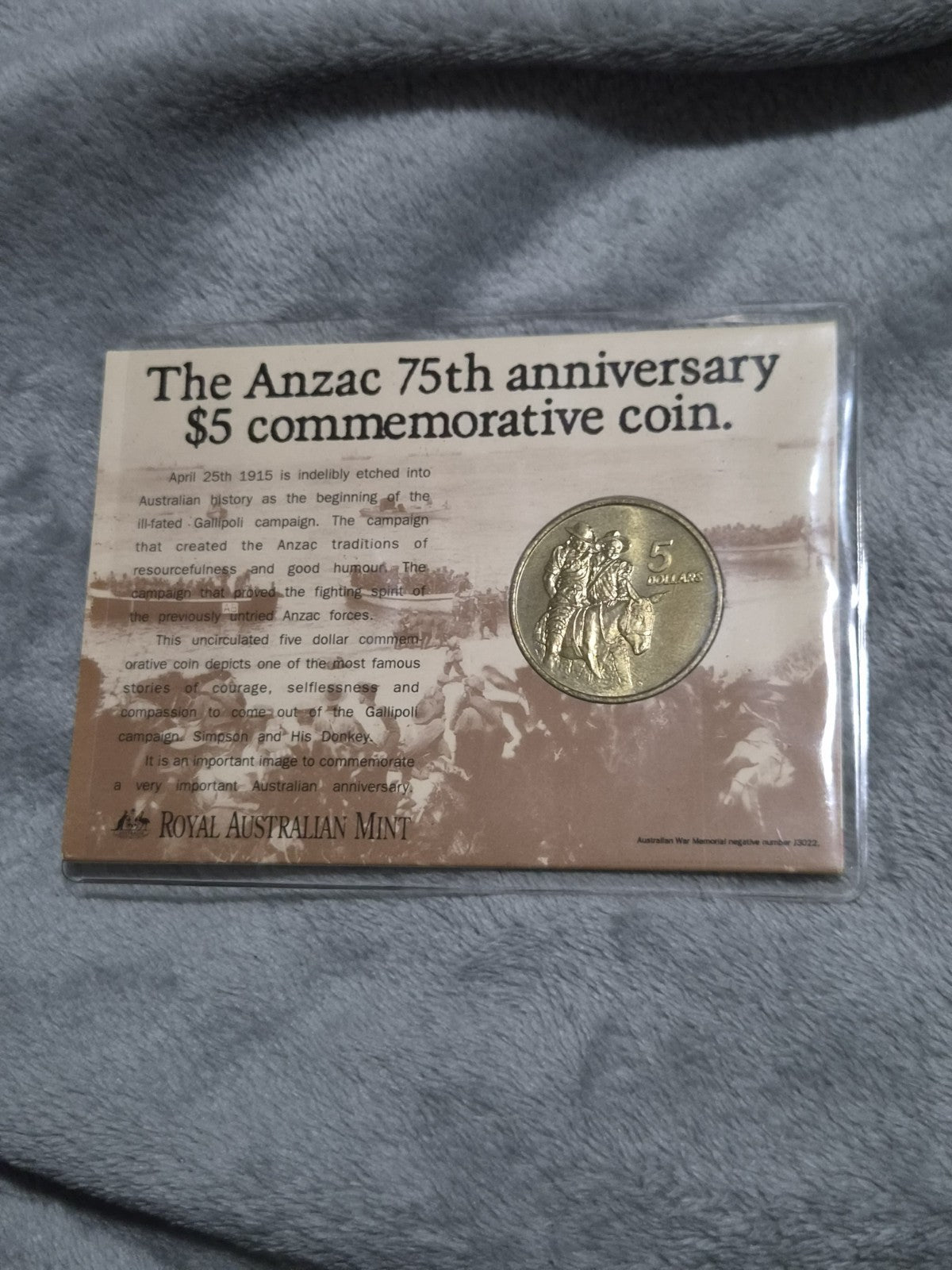1990 $5 ANZAC 75th Anniversary Carded Coin - Five Dollars 
