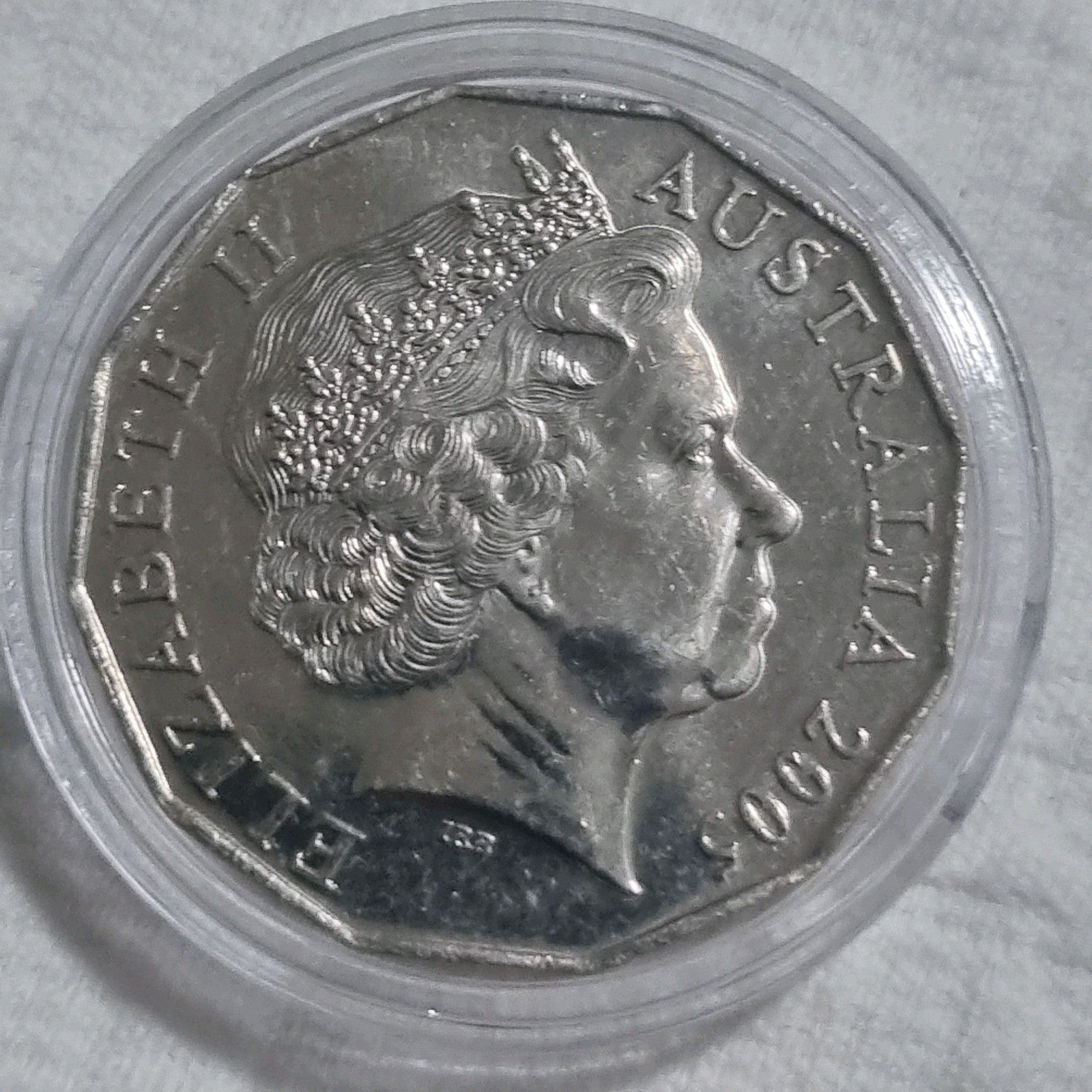 2005 Uncirculated 50 Cent Coin Remembrance WW2 In Capsule 