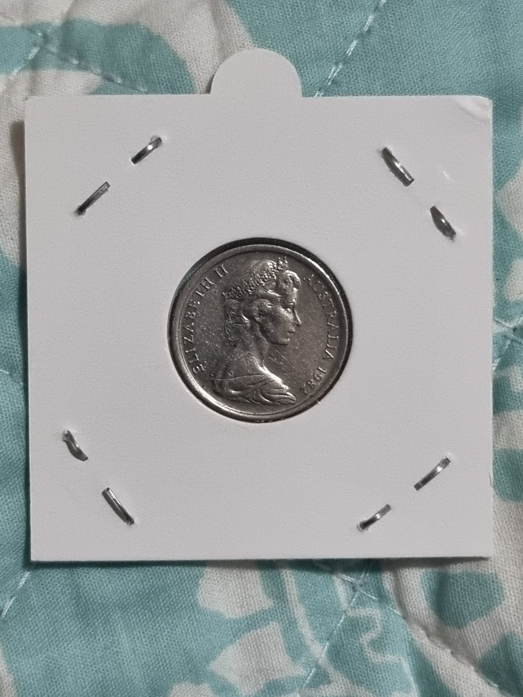 1982 5 Cent Coin Lightly Circulated In 2x2 Holder 