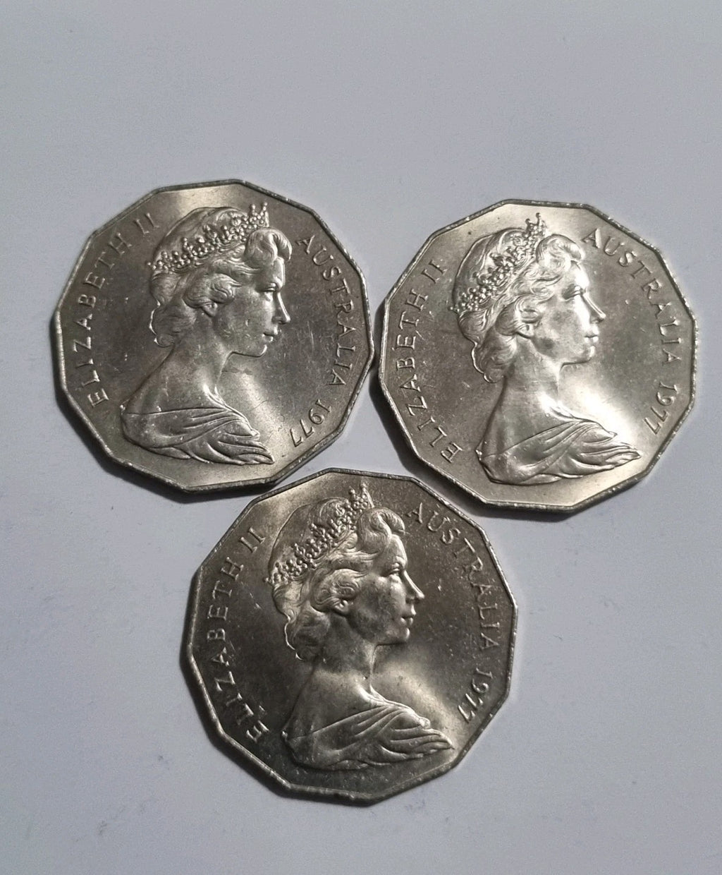 3 x 1977 UNC Silver Jubilee 50 cent coins Stunning Examples - Very Shiny