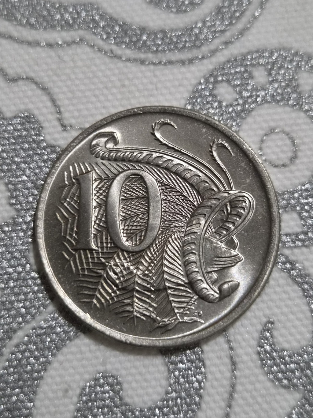 1982 UNC 10 cent coin