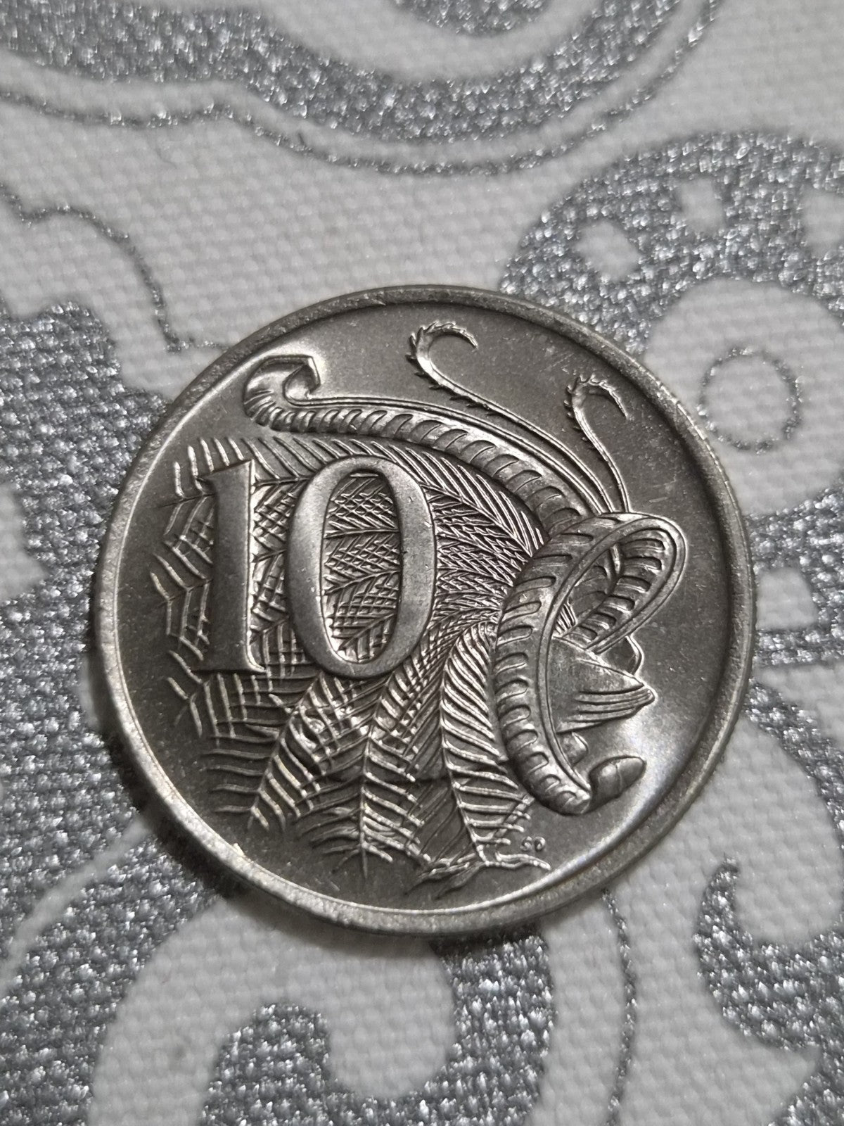 1982 UNC 10 cent coin