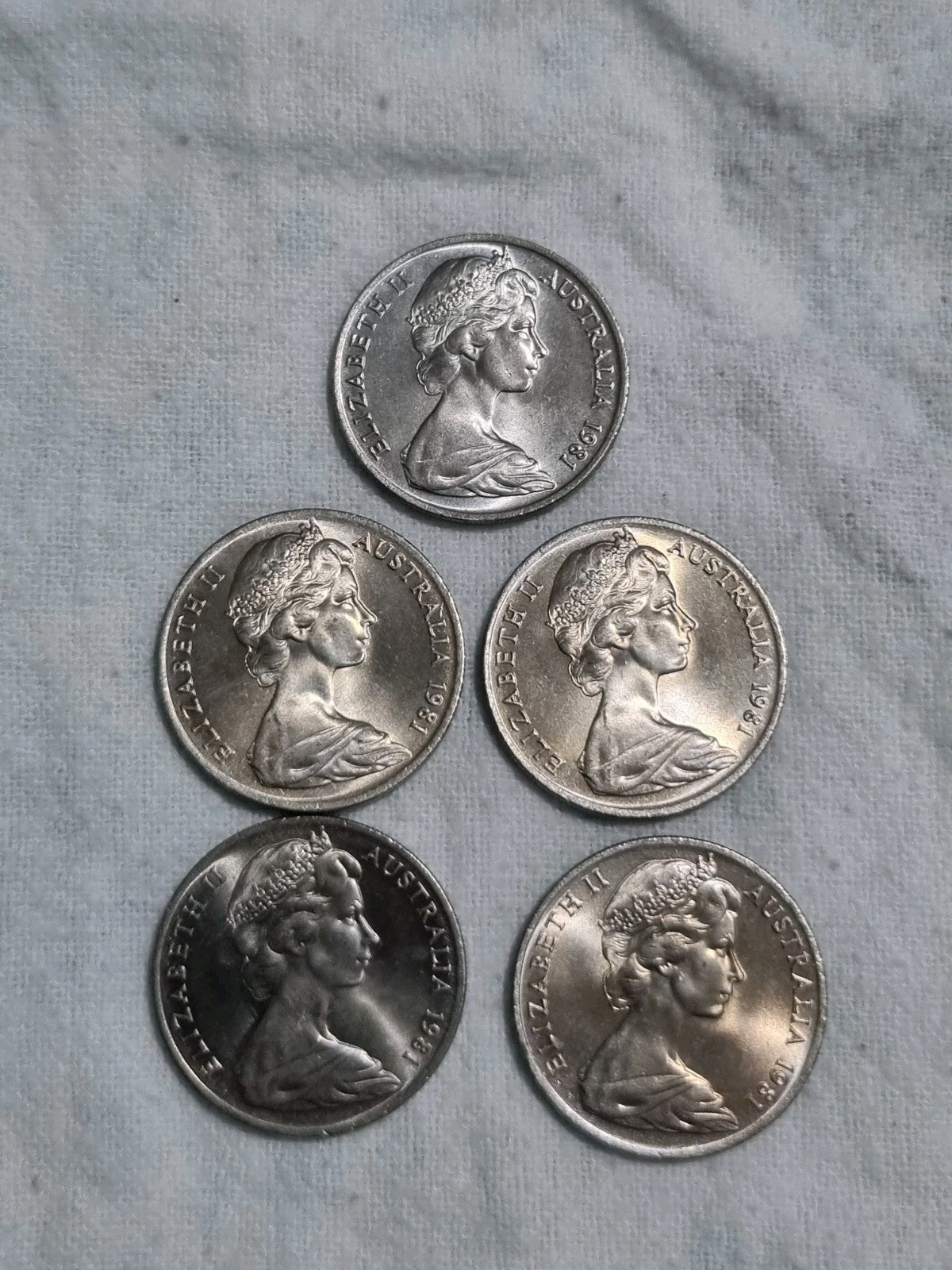 5 x 1981 UNC 10 cent coins