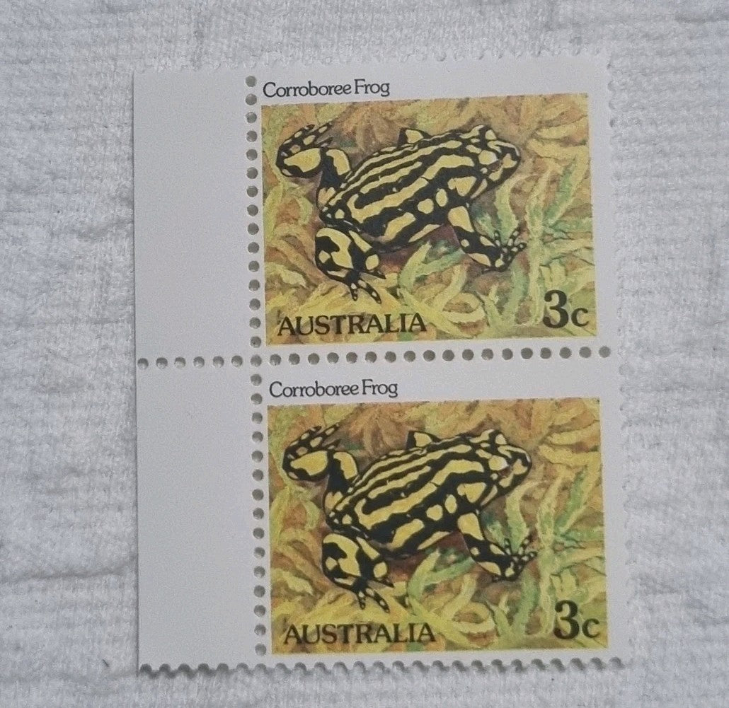 1982 Australia - Corroboree FROG - 2 x 3 Cent Stamps MUH
