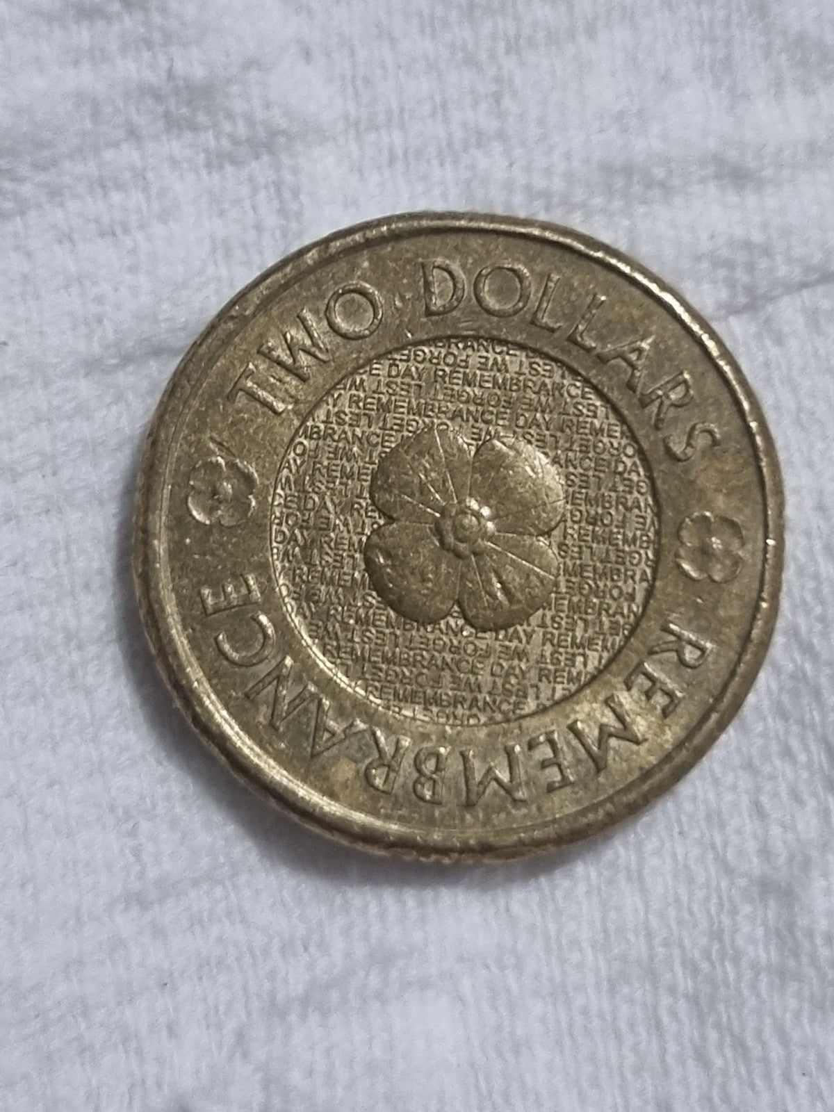 2012 $2 Gold Poppy Remembrance Two Dollar Lightly Circulated Coin