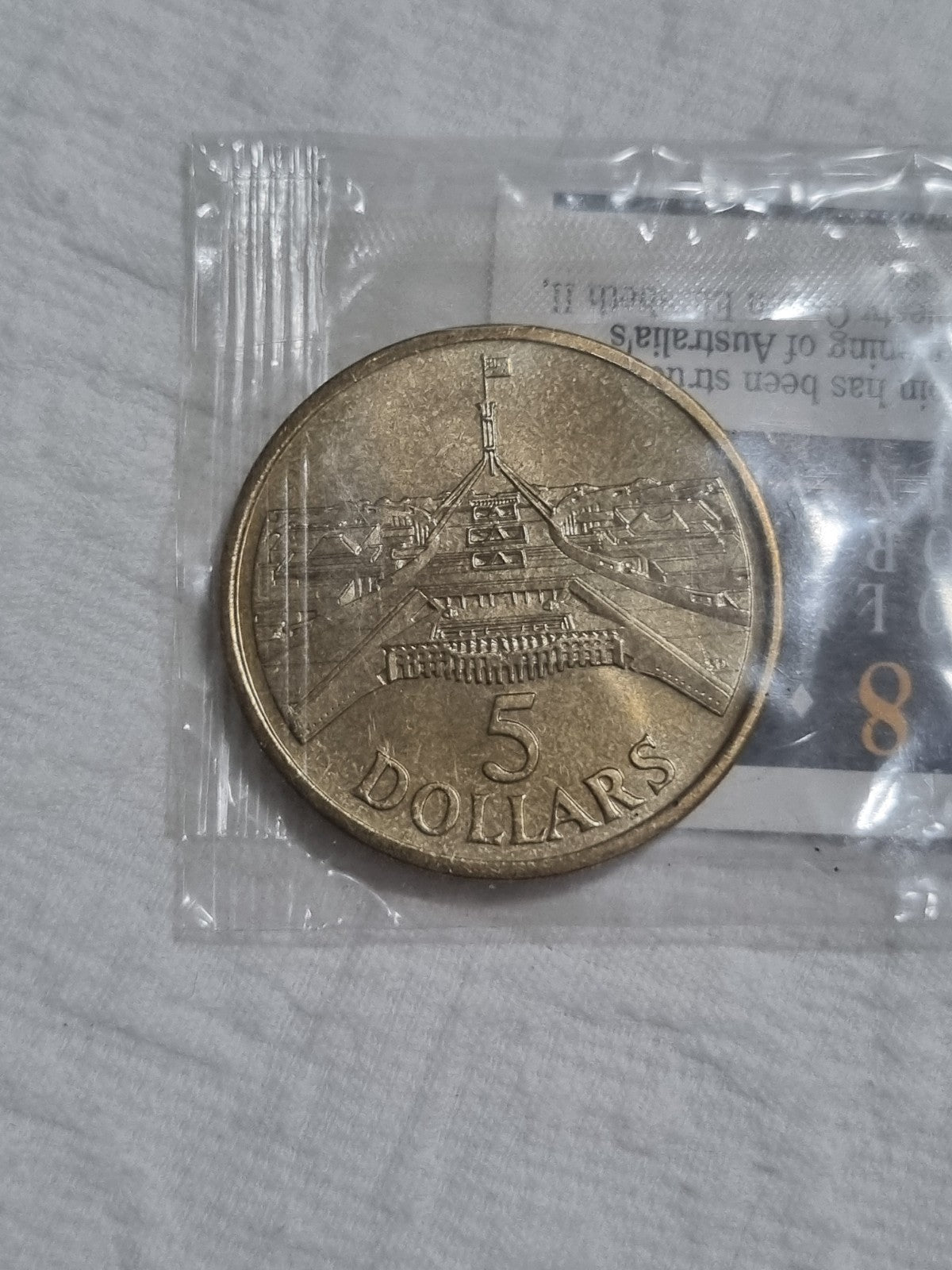 1988 UNC $5 Five Dollar Commemorative Coin Parliament House Collectable